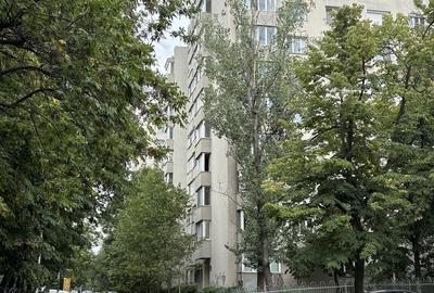 Apartament cu 2 camere decomandat în Titan