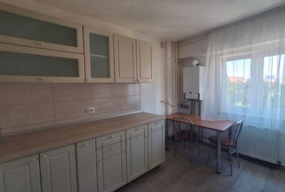 Apartament cu 3 camere decomandat în Lugojului