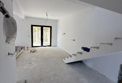 Casă cu 3 camere în Sânandrei