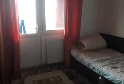 Apartament cu 3 camere decomandat în Alexandru cel Bun - 1