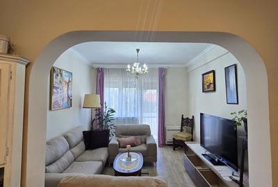 Apartament cu 4 camere decomandat în Central - 2