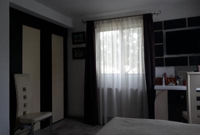 Casă cu 4 camere în