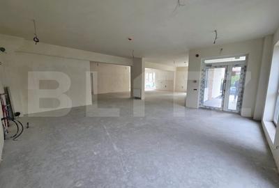 Spațiu comercial, de 188.60000610352 mp, în Florești