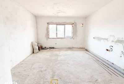 Casă cu 6 camere cu Teren 720 Mp în Șega