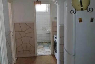 Apartament cu 3 camere decomandat în CET