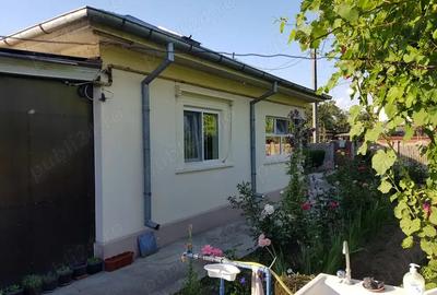 Casă cu 3 camere cu Teren 1845 Mp în Central