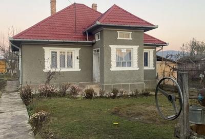 Casă cu 3 camere în Livada (Iclod)