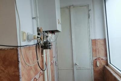 Apartament cu 3 camere decomandat în Călărași - 12