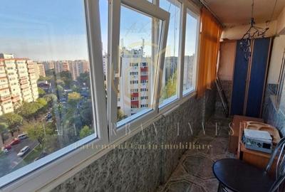 Apartament cu 3 camere decomandat în Alexandru Obregia