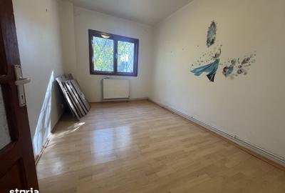 Apartament cu 3 camere decomandat în Tătărași