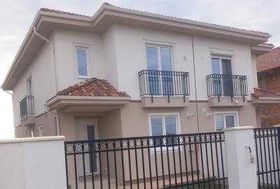 Casă cu 4 camere în Sânandrei - 2