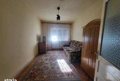 Casă cu 6 camere cu Teren 353 Mp în Tractorul - 7