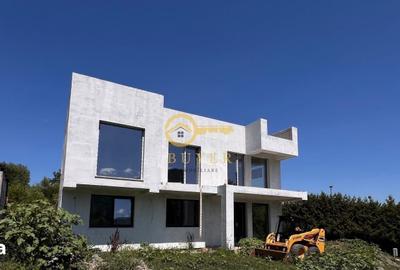 Casă cu 5 camere cu Teren 485 Mp în Central