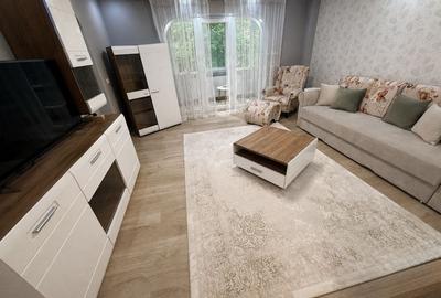 Apartament cu 3 camere semidecomandat în Micălaca