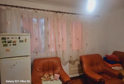 Apartament cu 3 camere semidecomandat în Central - 3