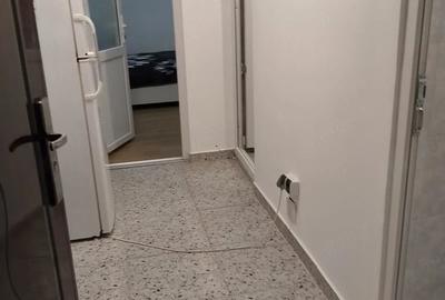 Garsonieră decomandată în Berceni