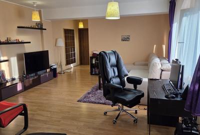 Apartament cu 2 camere semidecomandat în Industriilor