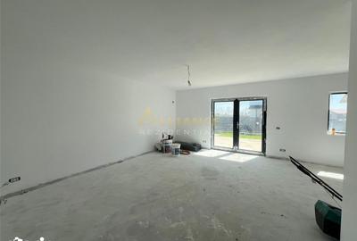 Casă cu 3 camere cu Teren 375 Mp în Berceni - 1