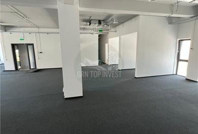 Spațiu comercial, de 200 mp, în Central