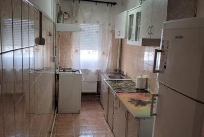 Apartament cu 2 camere decomandat, mobilat în Exterior Est