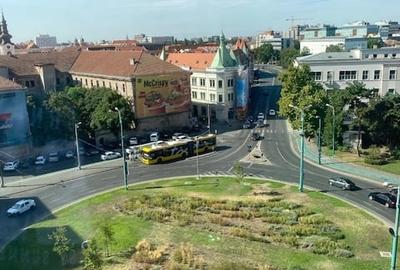 Apartament cu 3 camere decomandat în Central