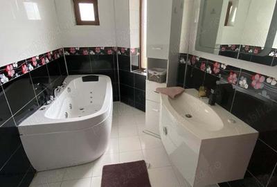Casă cu 6 camere cu Teren 500 Mp în Centura - 2