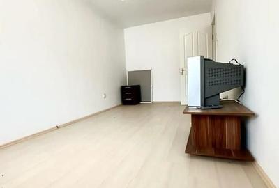 Apartament cu 4 camere decomandat în Ampoi 1