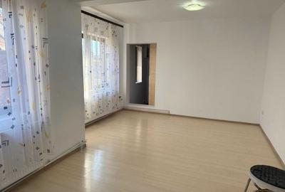 Casă cu 4 camere cu Teren 204 Mp în Exterior Vest - 2