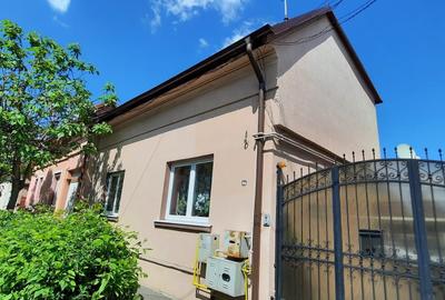 Casă individuală cu 7 camere cu Canalizare în Central - 1