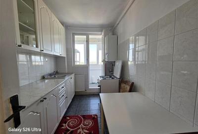 Apartament cu 2 camere decomandat în 13 Decembrie