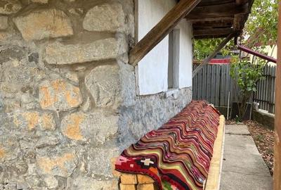 Casă cu 3 camere cu Teren 4750 Mp în Central