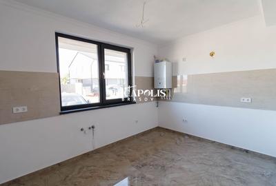 Duplex cu 3 camere cu Canalizare în Sânpetru - 7