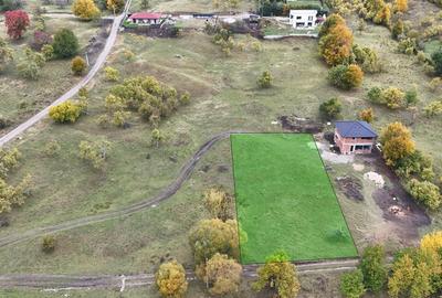 Teren de 1255 mp, în Cisnădioara - 2