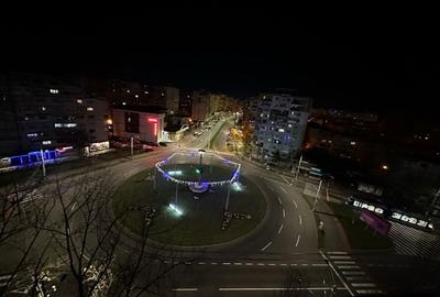 Apartament cu 2 camere decomandat în Micro 20
