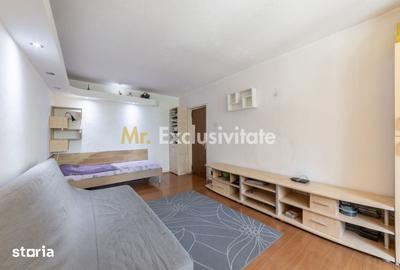 Apartament cu 3 camere decomandat în Tei