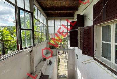 Casă cu 2 camere cu Teren 493 Mp în Bunești