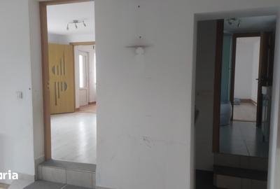 Casă cu 3 camere cu Teren 208 Mp în Moieciu - 8