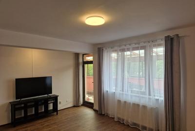 Apartament cu 3 camere semidecomandat, mobilat în Aviatorilor