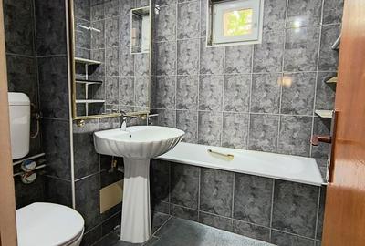 Apartament cu 3 camere semidecomandat în Pantelimon
