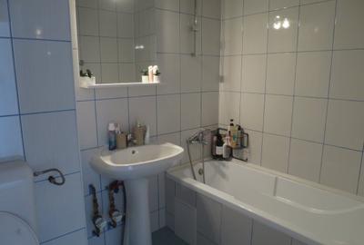 Apartament cu 3 camere semidecomandat în Gara de Nord