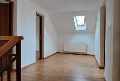 Casă cu 4 camere în Central - 2