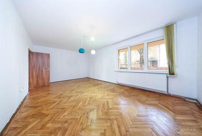 Apartament cu 3 camere decomandat în Griviței