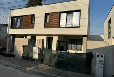 Casă cu 4 camere cu Canalizare în Central - 21
