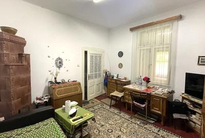 Casă cu 2 camere cu Teren 360 Mp în Mărăști