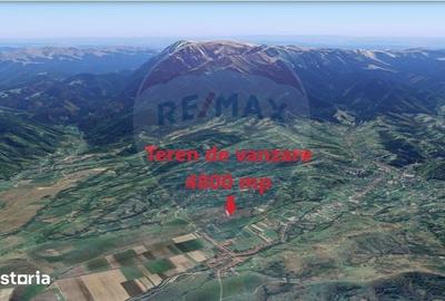 Teren de 2100 mp, în Central