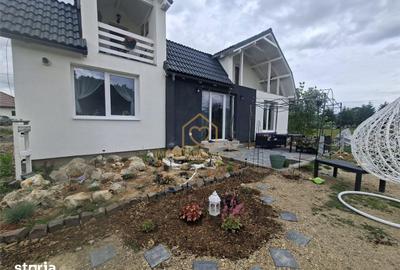 Casă cu 5 camere cu Teren 700 Mp în Central - 1