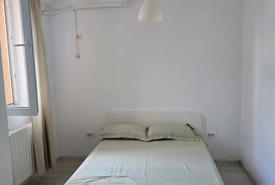 Garsonieră decomandată în Roșu
