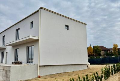 Duplex cu 4 camere cu Canalizare în Dealuri Oradea - 2