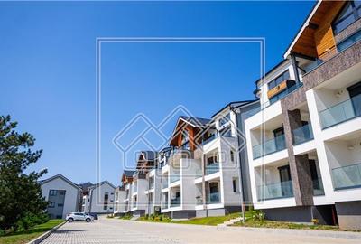 Penthouse cu 3 camere semidecomandat în Exterior Vest