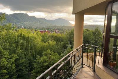 Casă individuală cu 5 camere cu Teren 5200 Mp în Bran